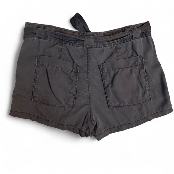 FREE PEOPLE Women's Charcoal Gray Utility Shorts size 6 - Picture 6 of 8